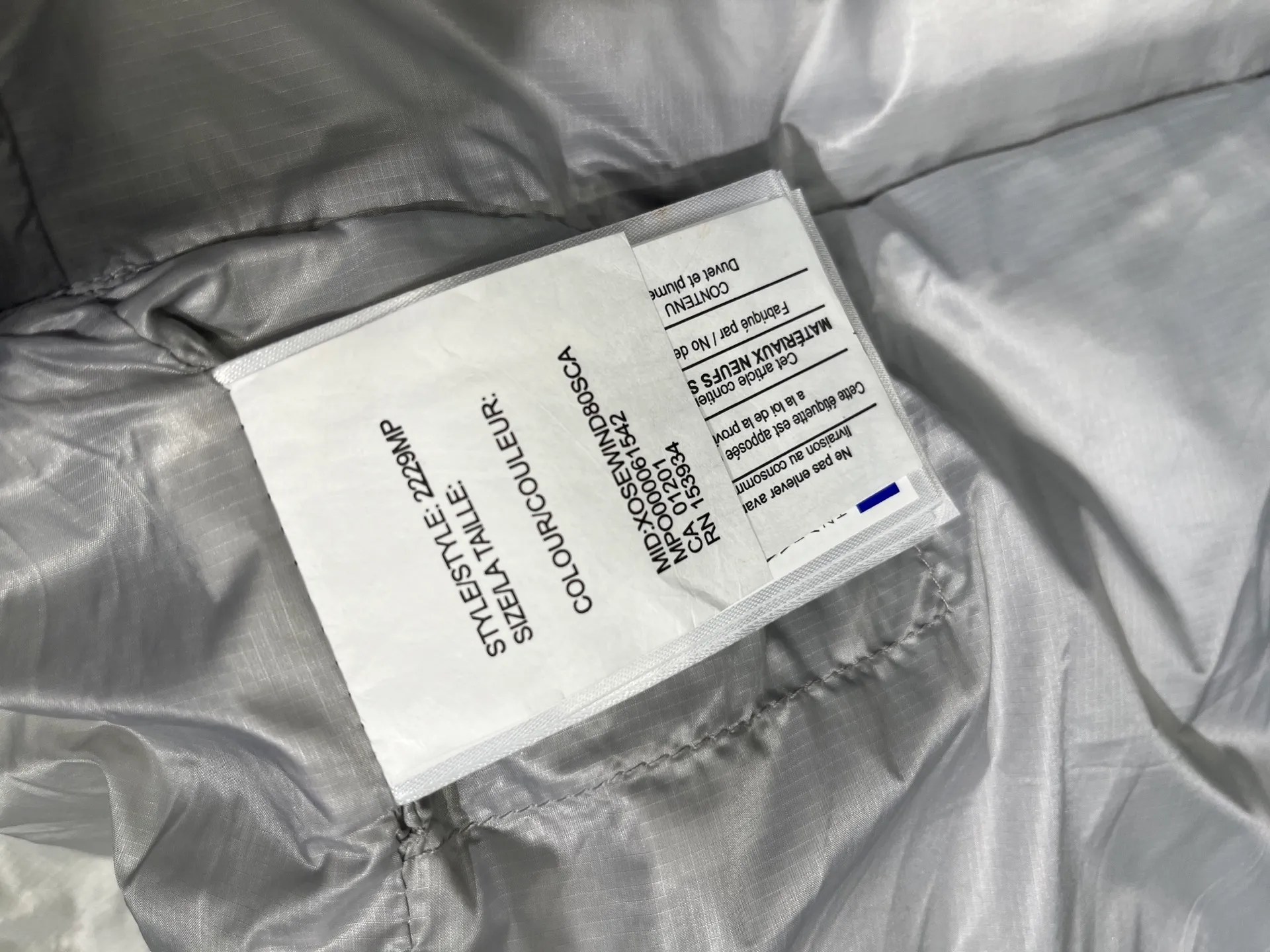 P560 Canadian brand CanadaGoose men's and women's CROFTON lightweight down vest 2229M DWR water-repellent treatment WindWall windproof fabric 700 fleece filling original mold opening details one to one production The upper body effect is stunning Exclusively available on the Xiaohongshu purchasing platform The highest version on the market Size: XS S M L XL XXL